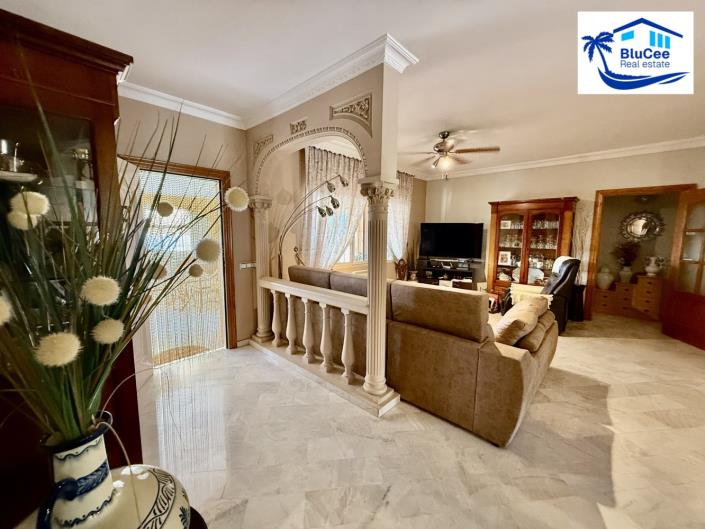 Image No.17-7 Bed Villa for sale