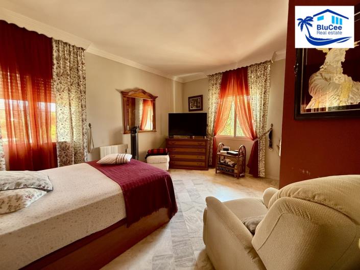 Image No.20-7 Bed Villa for sale