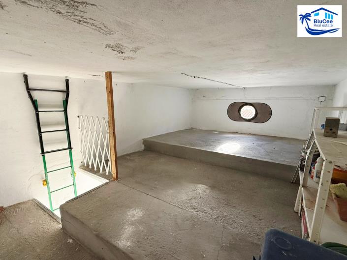 Image No.25-3 Bed Townhouse for sale