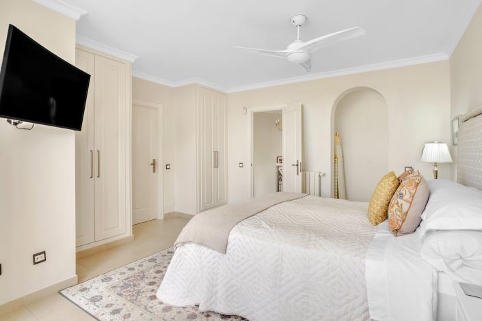 Image No.24-5 Bed Villa for sale