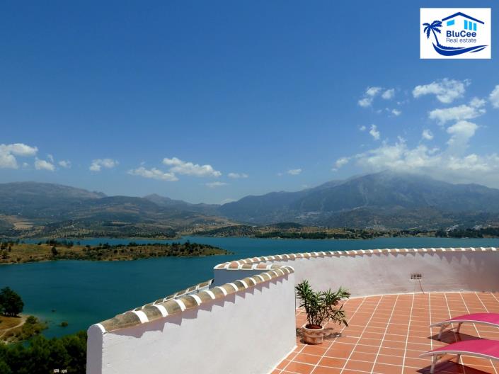 Image No.28-3 Bed Villa / Detached for sale