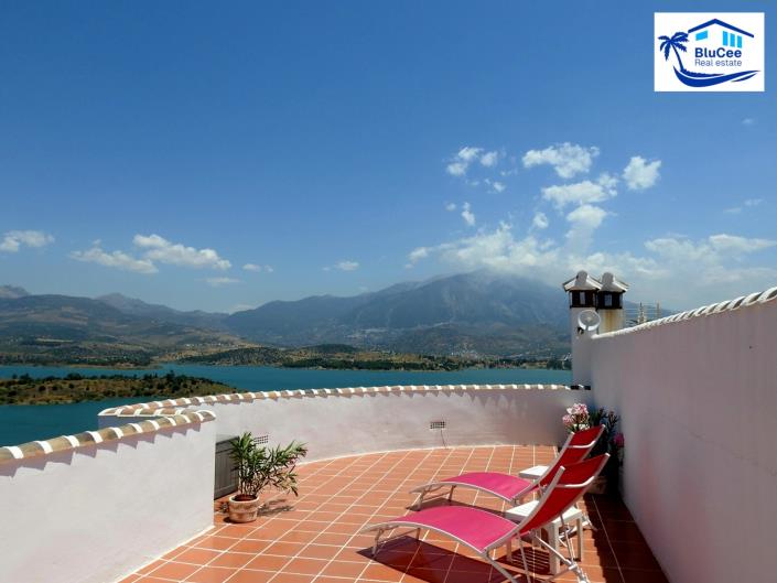 Image No.26-3 Bed Villa / Detached for sale