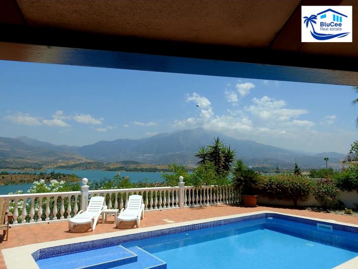 Image No.44-3 Bed Villa / Detached for sale