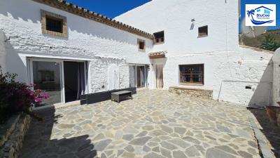 For-sale-house-on-large-plot-Alcaucin---BluCee-Real-Estate--35-