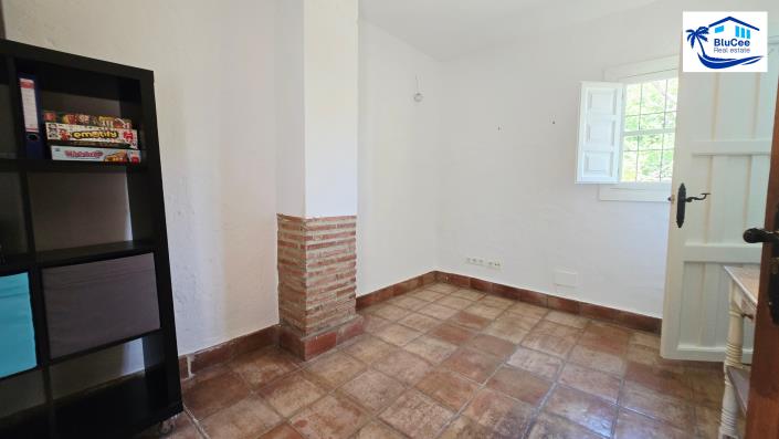 Image No.8-Maison de campagne de 4 chambres à vendre à Alcaucín