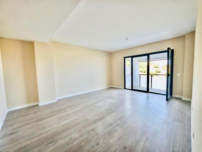Image No.10-4 Bed Apartment for sale