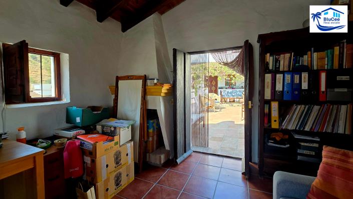 Image No.25-4 Bed Village House for sale