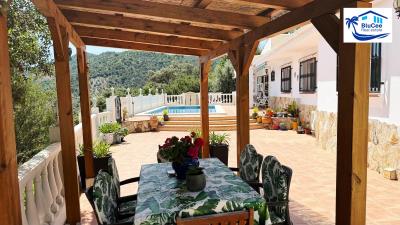 Country-Villa-For-Sale-in-Comares-with-BluCee-Real-Estate--3-