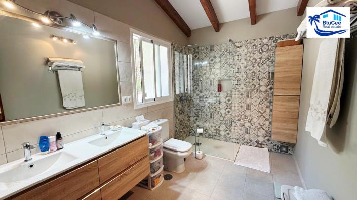 Image No.18-3 Bed Villa for sale