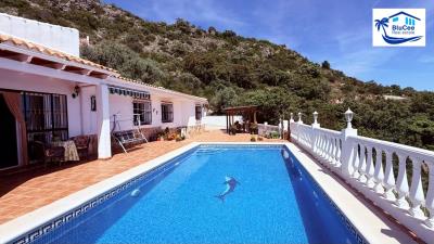 Country-Villa-For-Sale-in-Comares-with-BluCee-Real-Estate--7-