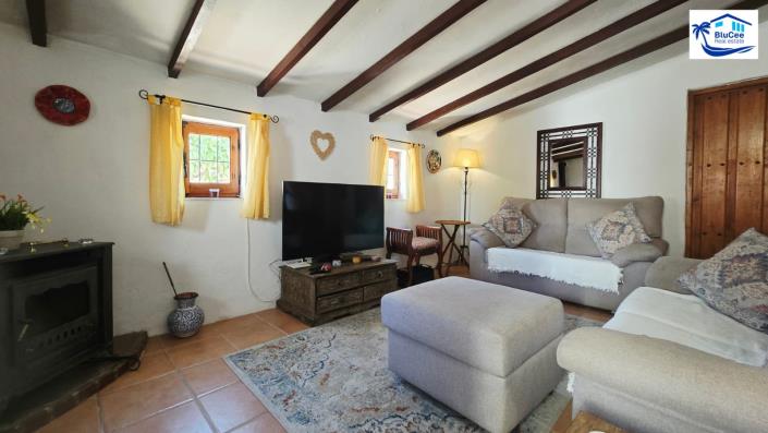 Image No.27-2 Bed Country House for sale