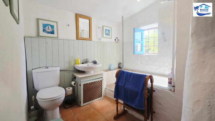 Image No.35-2 Bed Country House for sale