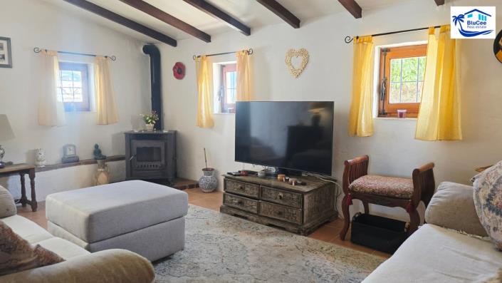 Image No.30-2 Bed Country House for sale