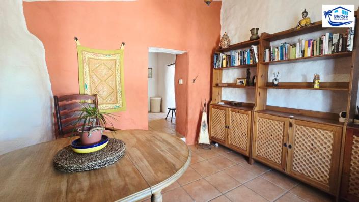 Image No.25-2 Bed Country House for sale