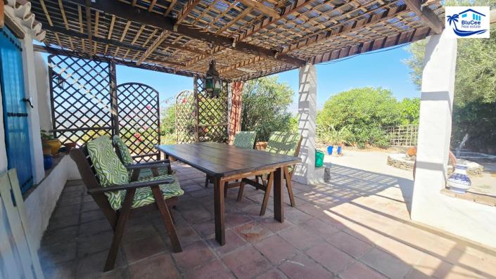 Image No.42-2 Bed Country House for sale