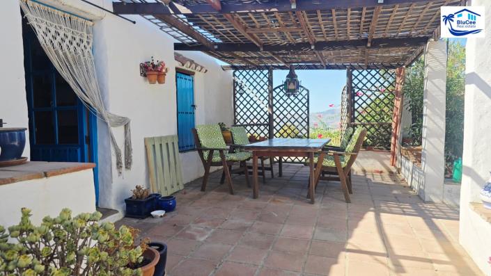 Image No.44-2 Bed Country House for sale