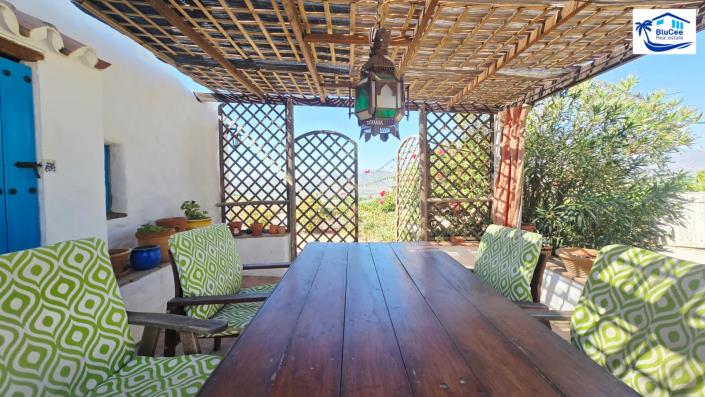 Image No.45-2 Bed Country House for sale