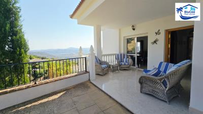 For-sale-villa-in-Alcaucin-with-Lake-view---BluCee-Real-Estate--26-