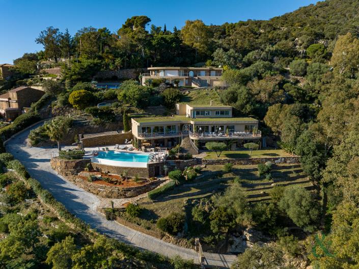 Image No.1-Villa de 8 chambres à vendre à Bormes-les-Mimosas