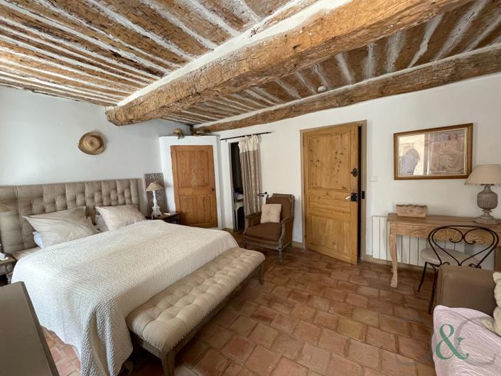 Image No.5-2 Bed House for sale