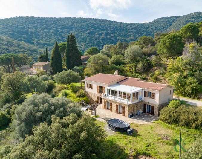 Image No.1-Maison / Villa de 6 chambres à vendre à Le Lavandou