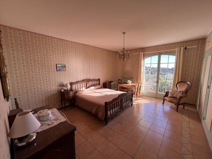 Image No.9-7 Bed Villa for sale