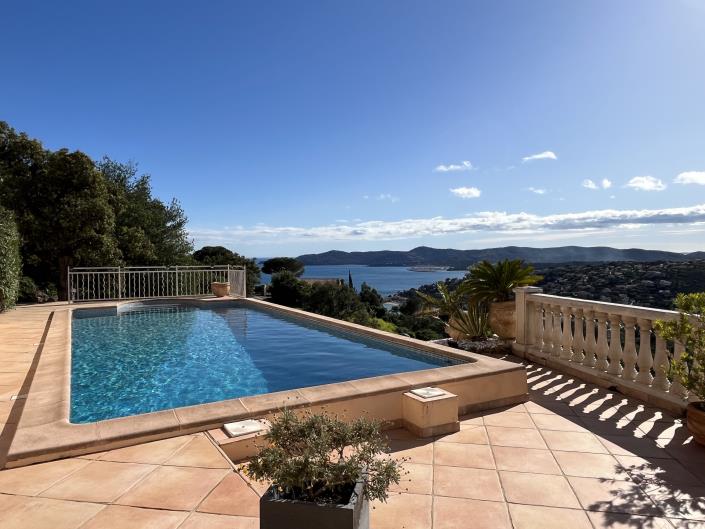 Image No.1-Maison / Villa de 2 chambres à vendre à Le Lavandou
