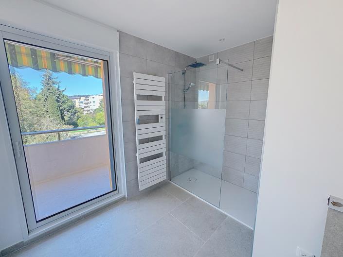 Image No.9-Appartement de 2 chambres à vendre à Le Lavandou