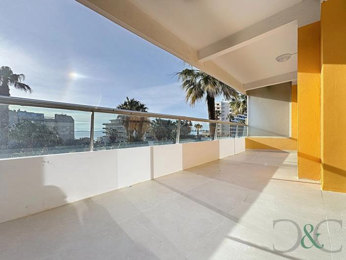 Image No.3-Appartement de 2 chambres à vendre à Le Lavandou