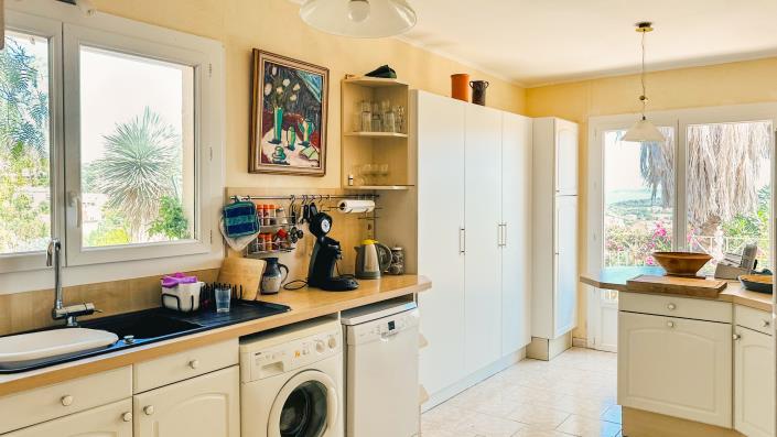 Image No.10-3 Bed Villa for sale