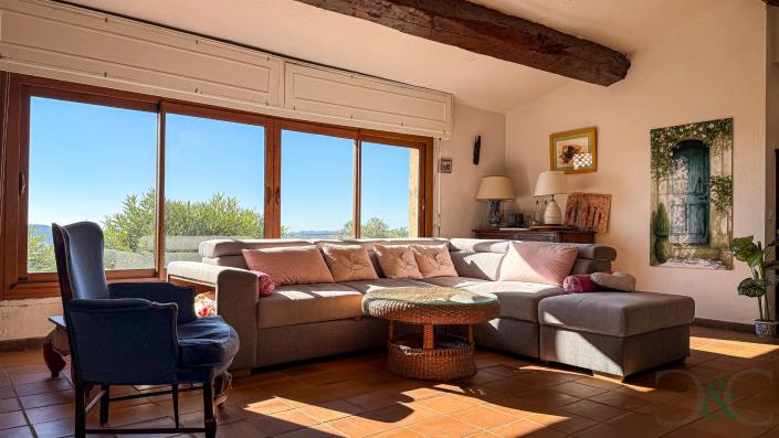 Image No.2-5 Bed Villa for sale