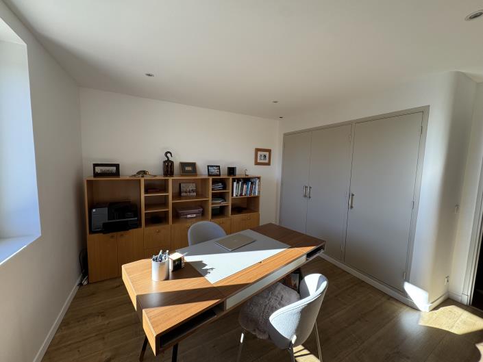 Image No.9-5 Bed Villa for sale