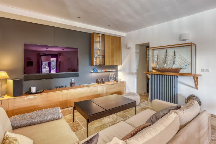 Image No.9-5 Bed Villa for sale