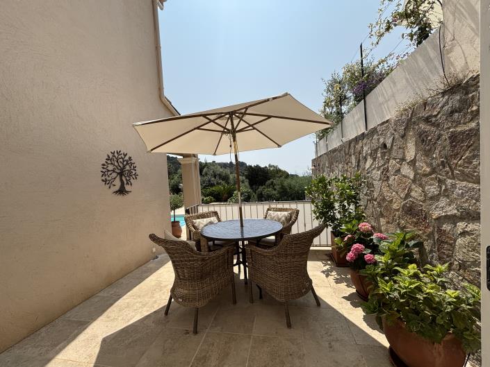 Image No.6-3 Bed House for sale