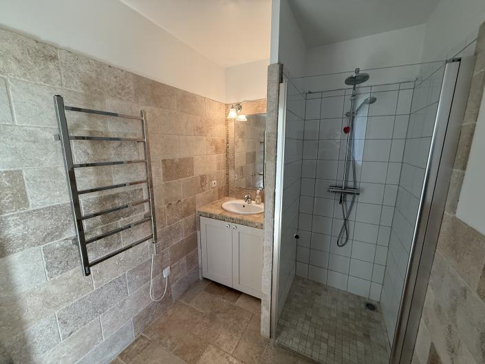 Image No.9-3 Bed House for sale