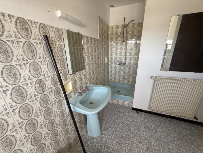 Image No.10-3 Bed House for sale