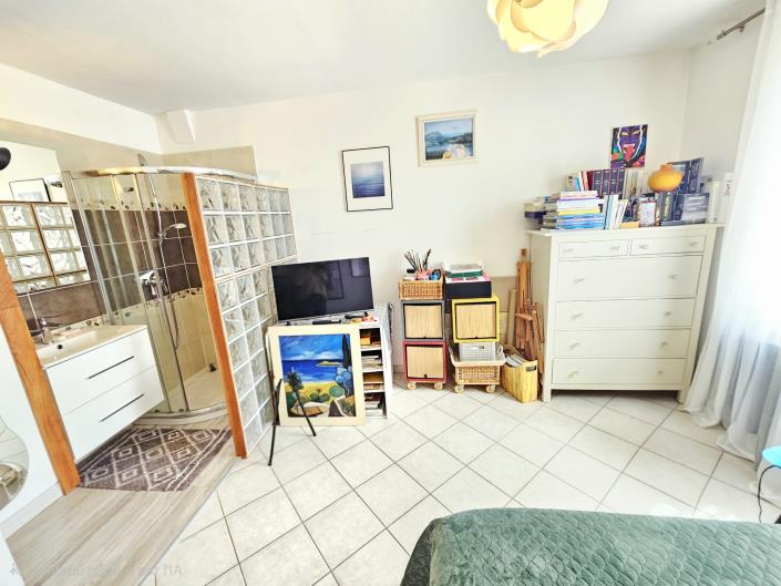 Image No.7-3 Bed Village House for sale