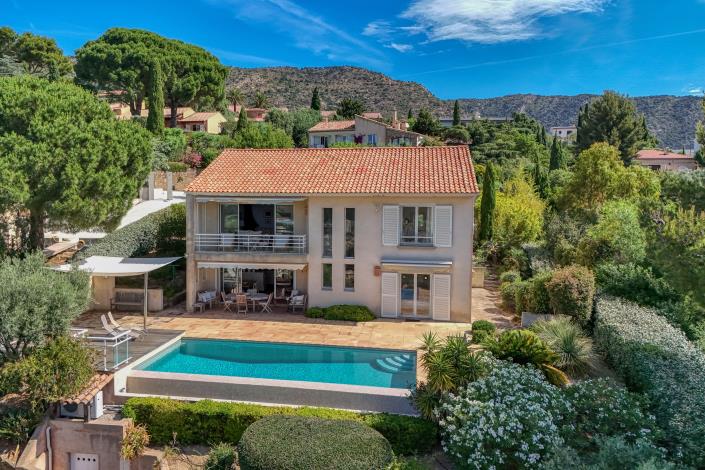 Image No.11-4 Bed Villa / Detached for sale
