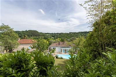 1 - Laroque-Timbaut, Propriété