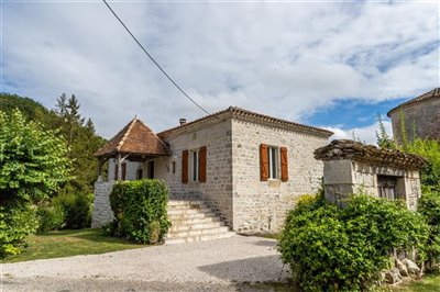 1547107402