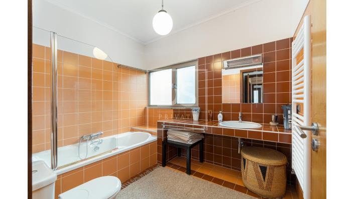 Image No.16-3 Bed House for sale