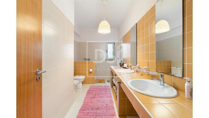 Image No.21-3 Bed House for sale