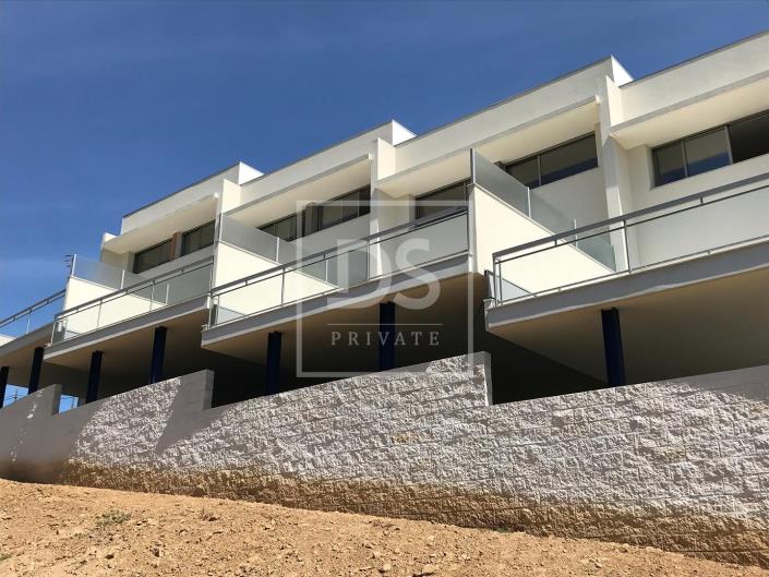 3 Bedrooms villa / detached for sale in Amarante Garage £190549