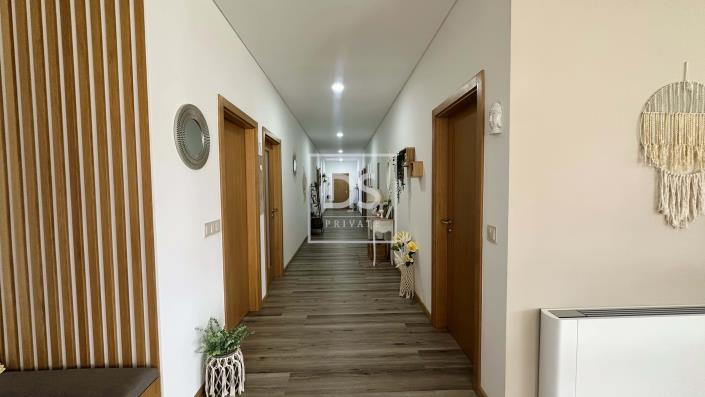 Image No.22-4 Bed House for sale