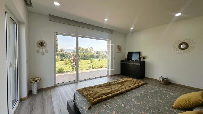 Image No.30-4 Bed House for sale