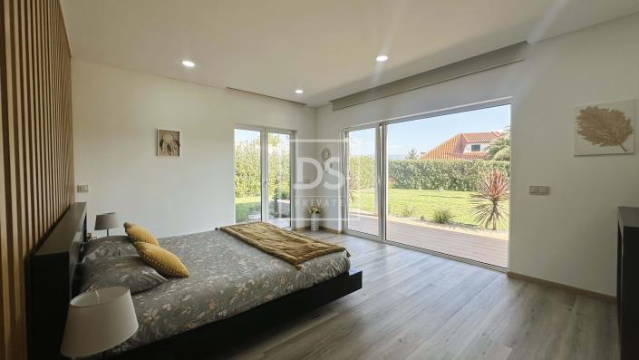 Image No.31-4 Bed House for sale