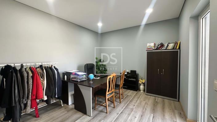 Image No.34-4 Bed House for sale