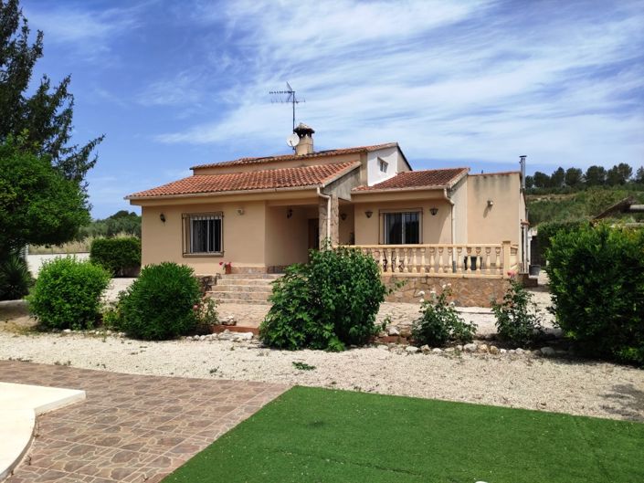 Image No.1-8 Bed Country House for sale