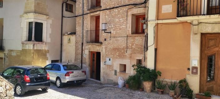 Image No.2-6 Bed Townhouse for sale