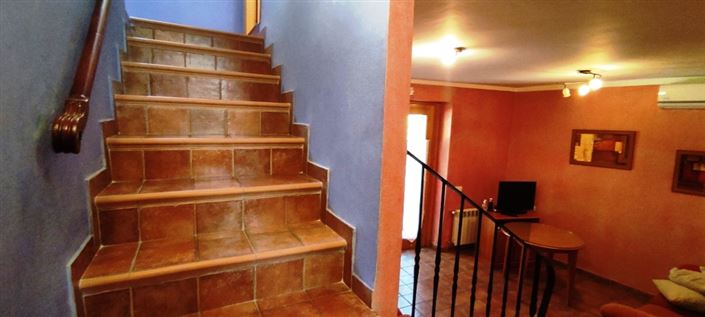 Image No.10-6 Bed Townhouse for sale